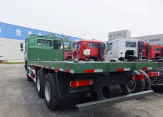 Camion à plat avec châssis de camion robuste Howo et verrous tournants pour cargaisons et conteneur de 20 pieds