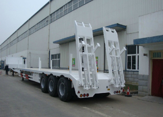 Semi-remorque à plateau bas rétractable de 14 m à 17 m avec 3 essieux pour les cargaisons longues et lourdes, remorque à plateau bas