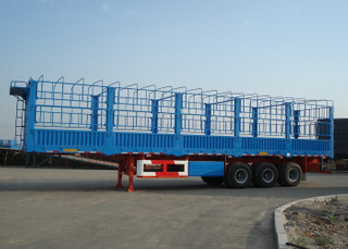 Remorque à ridelles de 13 m 3 essieux avec paroi latérale et barrière de chargement pour cargaisons volumineuses, semi-remorque à plate-forme