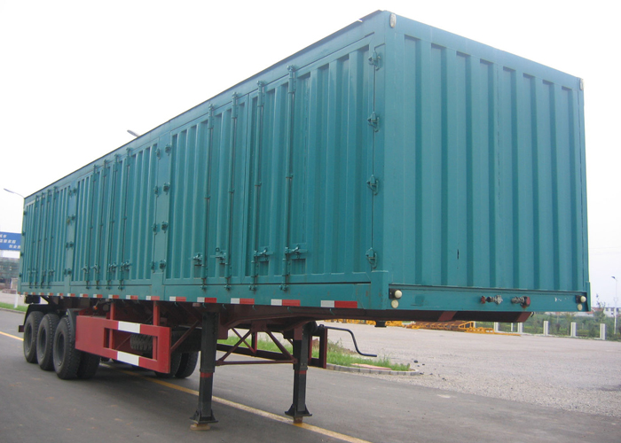 Remorque de boîte de fret sec en acier fermée de 50 pieds avec 3 essieux pour les cargaisons emballées en vrac et en caisse, semi-remorque à côté rabattable, boîte en acier