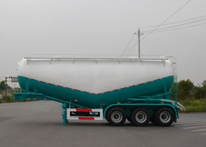 Semi-remorques-citernes pneumatiques en vrac 26500L avec 3 essieux pour ciment de cimentation de puits de pétrole, semi-remorque de camion-citerne de ciment