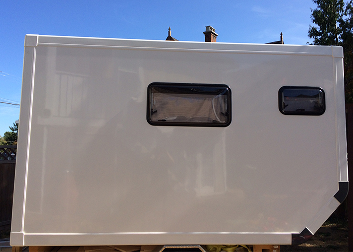 Boîte de camping-car à assemblage rapide Lamilux FRP de la meilleure qualité pour les déplacements dans un environnement super hostile, caravane de camion à entraînement complet, kits de panneaux composites sandwich isolés XPS et boîte avec profils GRP